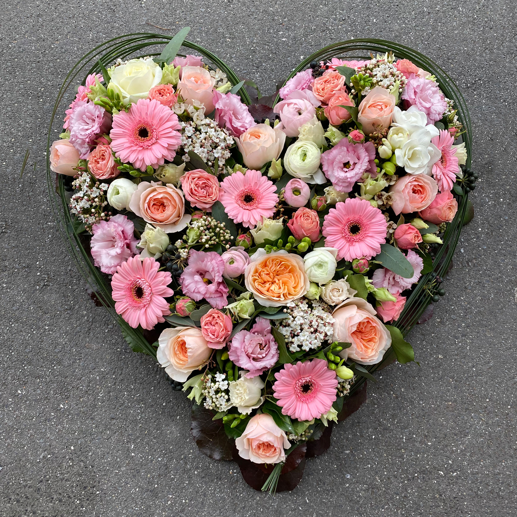 Herz mit Rosen, Germini, Eustoma