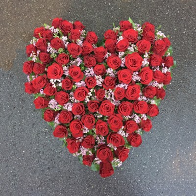 Herz mit Rosen, Wachsblumen