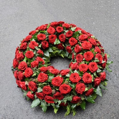 Kranz mit Rosen, rot