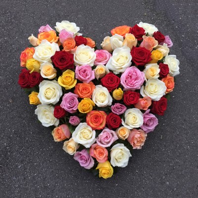 Herz mit Rosen, bunt