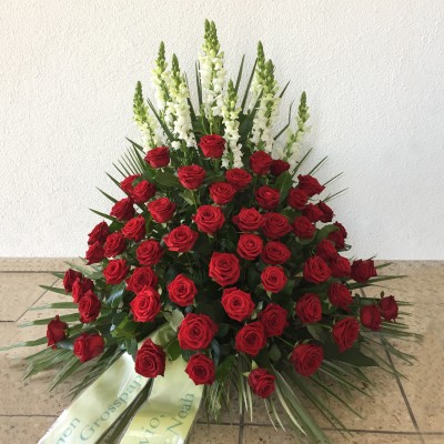 Gesteck mit Rosen, Löwenmaul
