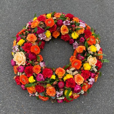 Kranz mit Rosen, Germini, Nelken