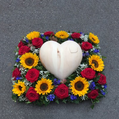 Urnenkissen mit Rosen, Sonnenblumen, Enzian