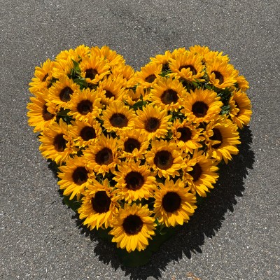 Herz mit Sonnenblumen