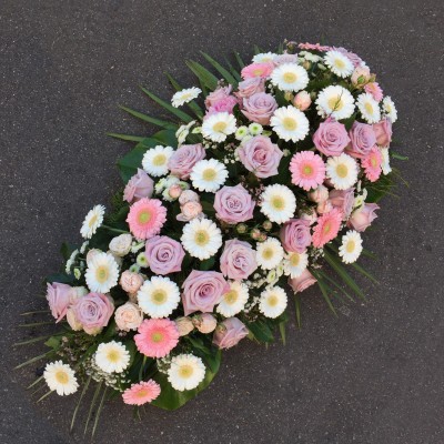 Sargbouquet mit Rosen, Germini, Chrysanthemen