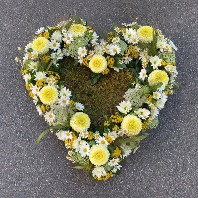 Herz mit Germini, Margeriten, Ammi
