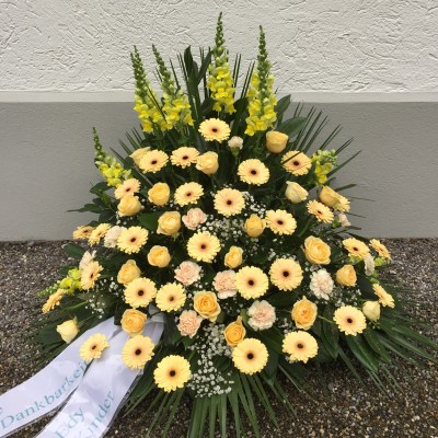 Gesteck mit Rosen, Gerbera, Nelken